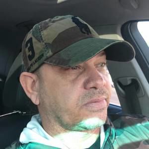 Meet your Posher, Dennis